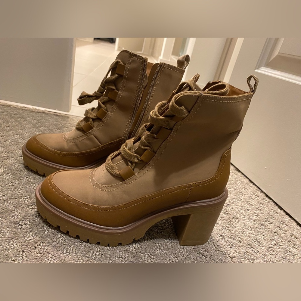 Boots
Never used